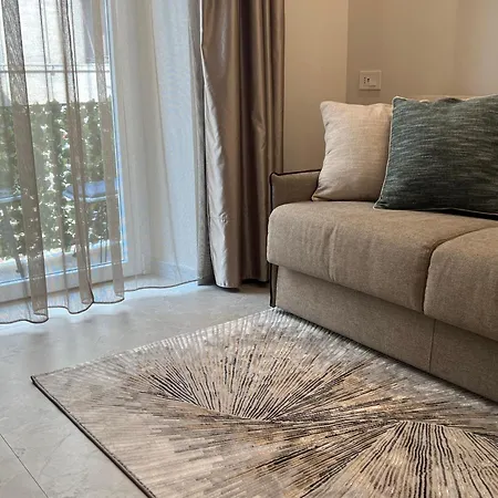 게스트하우스 Elegant 4*