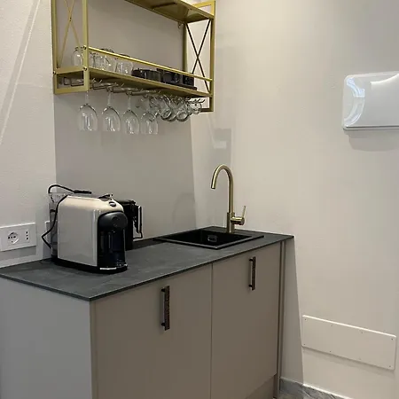 게스트하우스 Elegant 4*