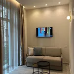 Elegant لا سبيتسْيا