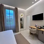 Elegant 4*